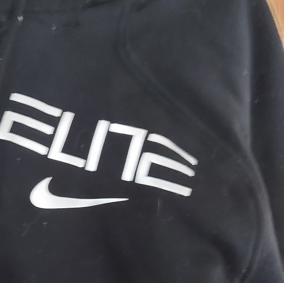 Big Boys Small. Nike Therma Elite Fit Hoodie. Black/Gray - Picture 2 of 8